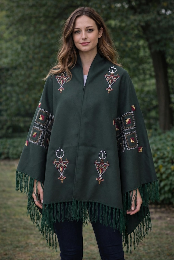 Dark Green Tisarnasse Handmade Poncho