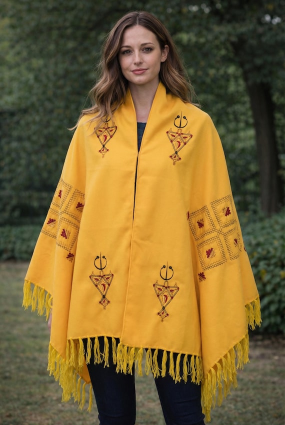 Tisarnasse Yellow Artisanal Poncho