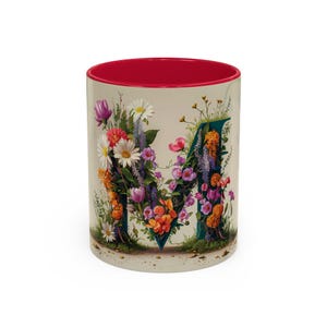 Taza de café con letra inicial M, diseño floral personalizado, monograma personalizado, regalo para ella, cumpleaños, amiga, compañera de trabajo, día de la madre.
