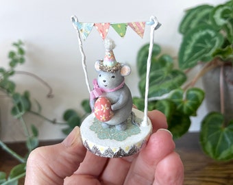 Décoration printanière miniature en souris, sculpture de souris en papier mâché, objets de collection souris, décoration de Pâques, décoration d'intérieur, art de la souris Okubo Originals