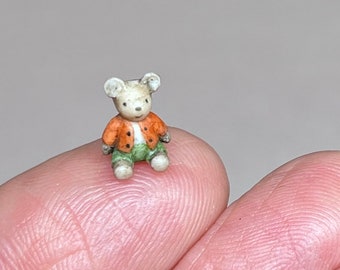 Dollhouse miniature mouse, Micro miniature toy, Miniature sculpture, Okubo Originals, Small scale, Dollhouse decor, Miniature collections