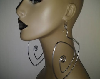 Beautiful Uniquely Shaped Wire Earrings, Large Earrings, Long Earrings, Fashion Earrings, Dangling Earrings, Womens Jewelry, Big Earrings