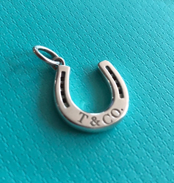 tiffany and co horseshoe charm