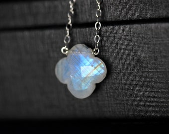 Moonstone Quatrefoil Necklace Sterling Silver, Rainbow Moonstone Clover Shape Pendant, Jewelry Gift Idea for Her, Clover Pendant Necklace