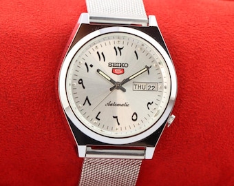 Vintage Refurbished Seiko 5 automatic japan day date silver dial working wrist watch 37.5mm