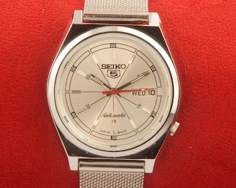 Vintage Refurbished Seiko 5 automatic japan day date silver dial working wrist watch 37.5mm