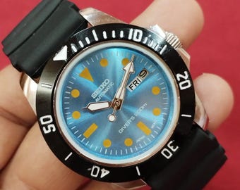 vintage Remis à neuf Seiko 5 automatique japon jour date cadran bleu lunette tournante travail montre-bracelet 40 mm ..