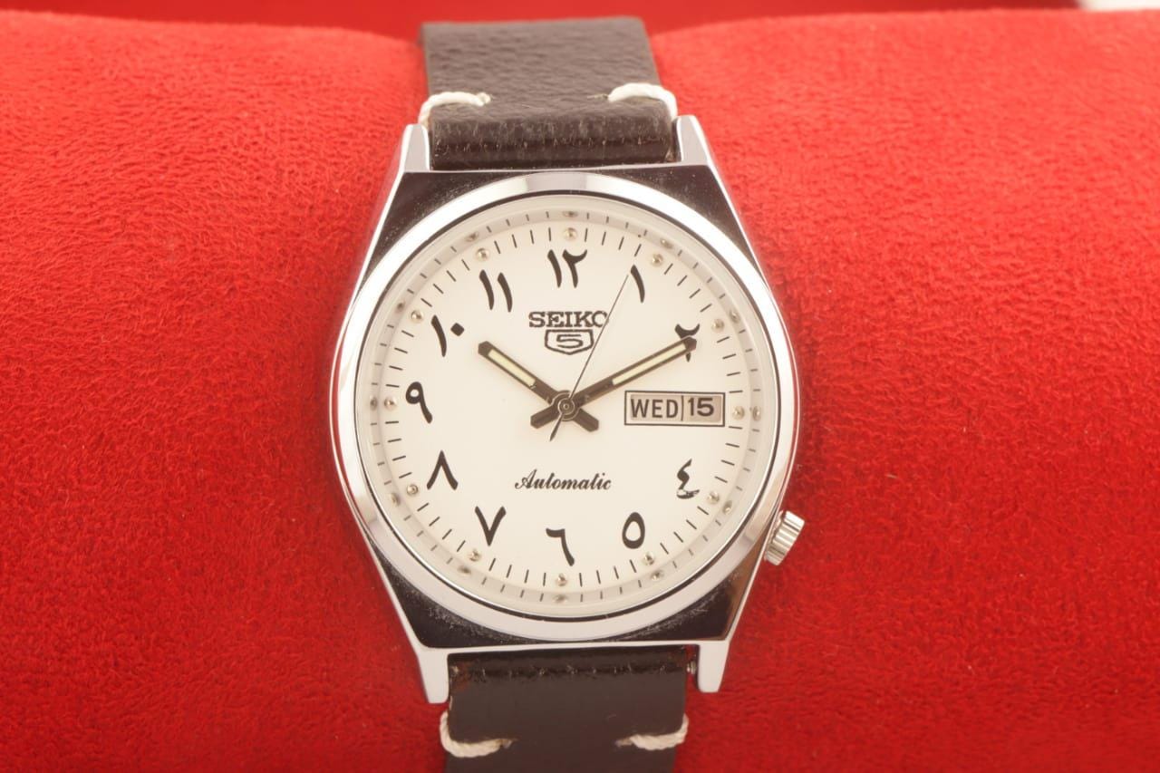 Vintage Refurbished Seiko 5 automatic japan day date white Arabic dial wrist watch