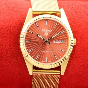 Vintage Refurbished Seiko 5 automatic japan day date golden orange dial working wrist watch 35mm,