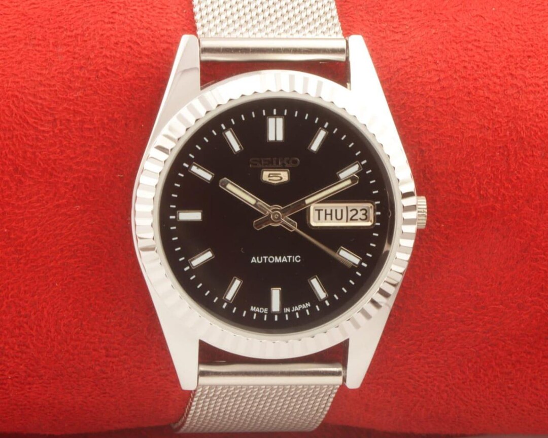 Seiko 5 Automatic Vintage Watch – Refurbished | Japan Original | Iconic Men’s Timepiece main image 1