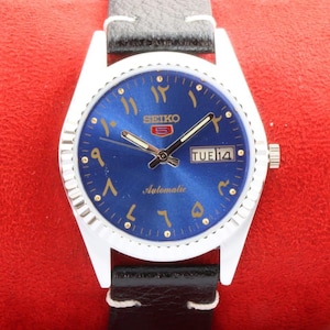 Vintage Refurbished Seiko 5 automatic japan day date blue arabic men&#39;s dial working wrist watch 35mm.