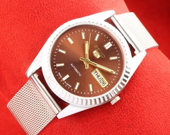 Alte Gebrauchte Vintage Refurbliert Unisex Seiko 5 Automatik Japan Tag Datum braunes Ziffernblatt Armbanduhr 35 mm Herrenmode