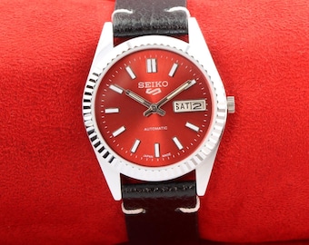 Montre-bracelet automatique vintage japonaise Seiko 5, date et cadran rouge, 37,5 mm