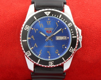 Seiko 5 montre-bracelet automatique japonaise Seiko 5, date, cadran bleu arabe, 40 mm, remise à neuf.