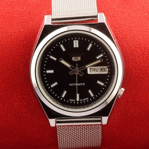Vintage Refurbished Seiko 5 automatic japan day date black dial wrist watch