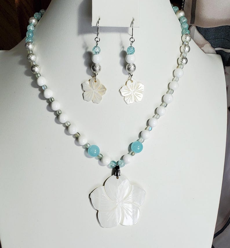 Starfish scallop shell jewelry set 3 piece matching set beach tropical jewelry necklace memory wire bracelet dangle drop earrings handmade image 11