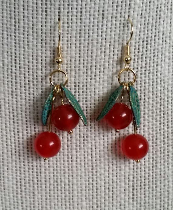 Red Cherry Earrings Dangle Drop Acrylic Beads /& Leaves