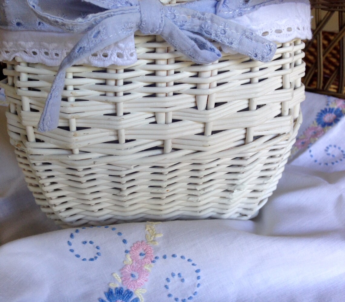 Picnic Basket Set Wedding Gift Vintage Tablecloth & Vera Etsy