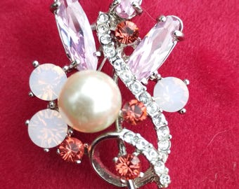 vintage.unrealistically beautiful brooch