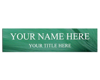 Placa de nombre personalizada con plumas verdes - Letrero de escritorio personalizado de 2x8