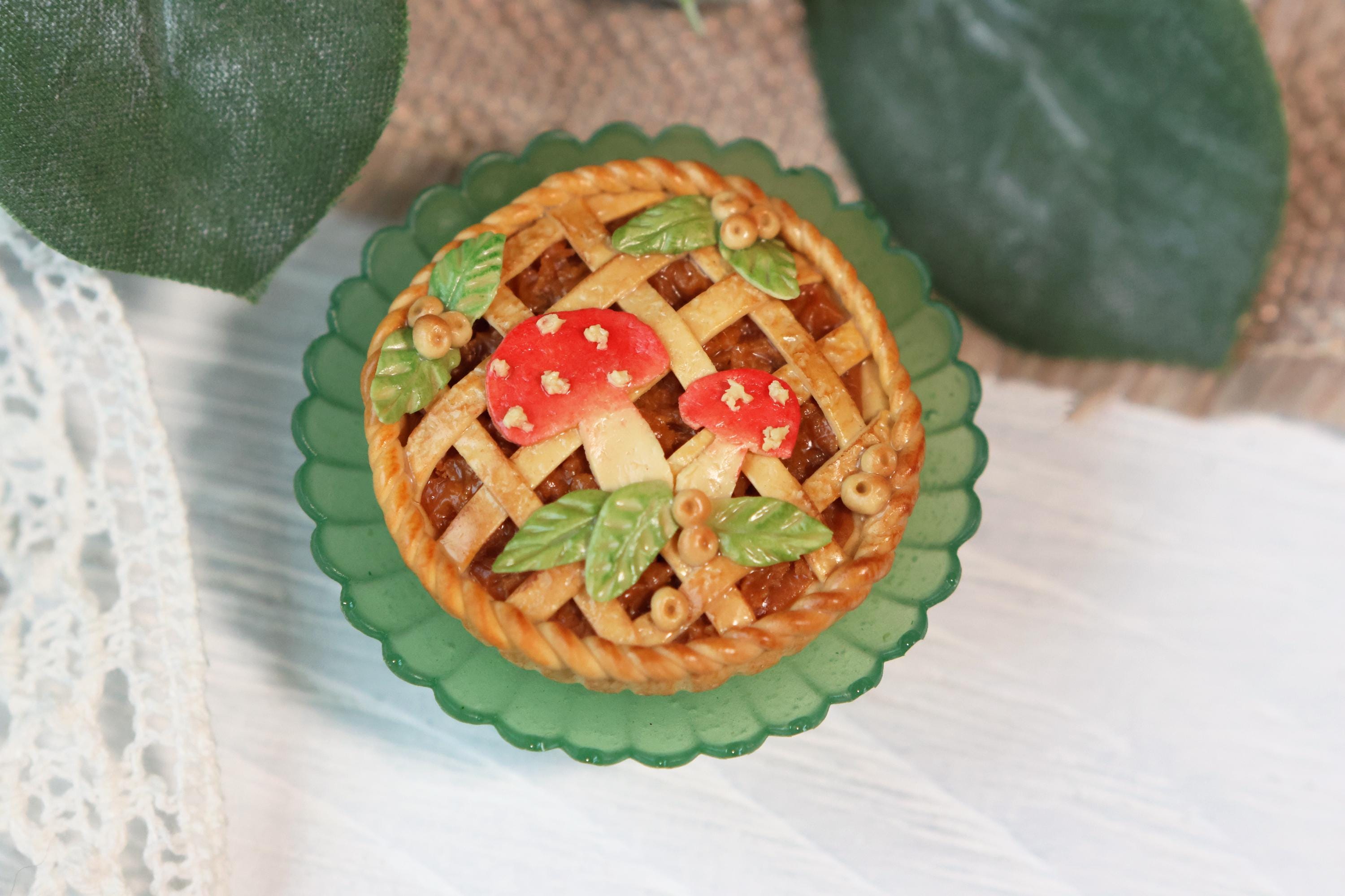 Miniature Pumpkin Pie with Mushroom & Leaf Design, Dollhouse Food, 1:12 Scale with Choice of Green Cake Stand or Plate
