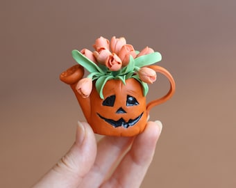 Pumpkin-themed watering can, miniature dollhouse props, pumpkin dollhouse decor