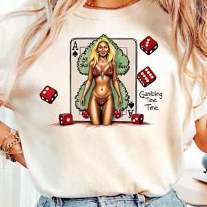 Coquette Gambling Time Ás de Espadas Png, Design de Carta Sexy, Camisa de Pôquer Engraçada, Png, Camisa de Pôquer, Design de Garota de Cassino, Download Digital