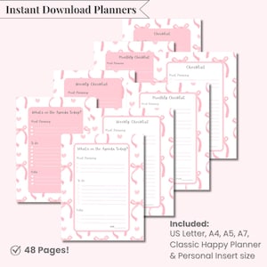 Può includere: Pagine di pianificazione stampabili rosa e bianche con motivi a nastro e cuore. Include liste di controllo, pagine dell'agenda e fogli di pianificazione mensili e settimanali. Il testo recita "Instant Download Planners" e "48 Pages!"