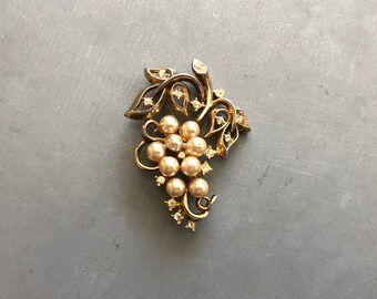 vintage costume brooches and pins