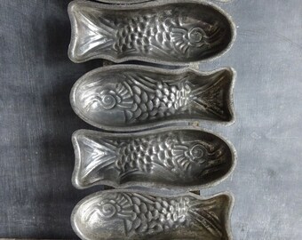 Wonderful Old Tin Metal Fish Mold Beach Lake House Decor