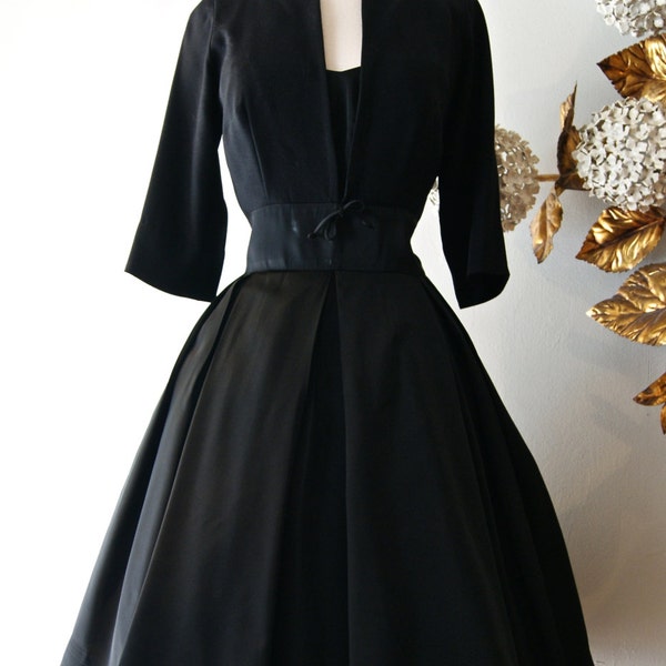 1960s Little Black Dress / Vintage 60s Jeanette Alexander Cocktail Dress Waist 28