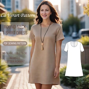 Puede incluir: Un patrón de costura PDF para un vestido de camiseta de cuello redondo. El patrón está disponible en tallas XS a 4XL y tallas españolas 34 a 52. El patrón está en formato A4-A0-ES. La imagen muestra a una mujer con un vestido de camiseta beige de cuello redondo y mangas cortas.