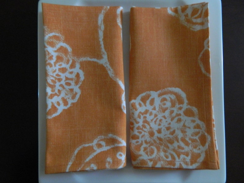 Spring Year Round Table Runner Summer Orange and Ivory Floral Table Runner with 2 Napkins Set /& Autumn Table Runner.