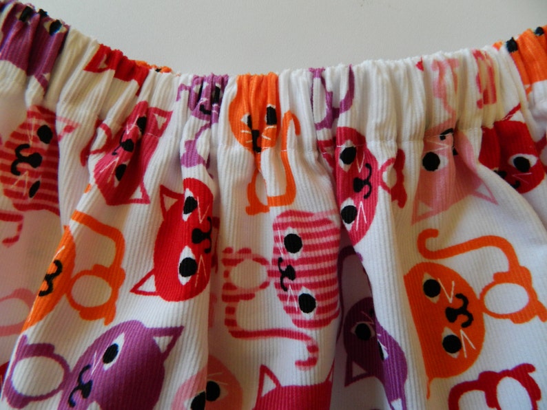 Spring Girl/'s Size 5 Skirt Fall /& Winter Skirt. Girl/'s Cat Skirt Back to School Skirt Cats on White Corduroy Skirt