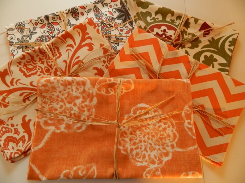 Spring Year Round Table Runner Summer Orange and Ivory Floral Table Runner with 2 Napkins Set /& Autumn Table Runner.