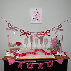 Glitter Bow Garland