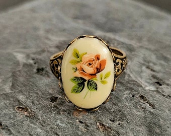 Cameo ring, flower cameo ring, antique brass ring, Jane Austen jewelry, cameo jewelry, holiday gift ideas, gift ideas for mom