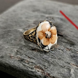 Flower cameo ring, vintage cameo ring, retro cameo ring, unique gift idea for her