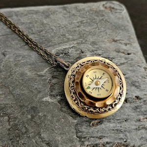 Working compass locket, round brass locket, nautical locket, gifts for wanderers, holiday gift ideas, unique Christmas gift, gifts for geeks