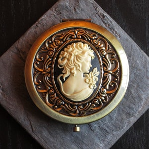 Black cameo brass compact mirror, Victorian compact mirror, maid of honor gift, bridesmaid gift, mothers day gift, unique Christmas gift