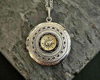 Working compass locket, round nautical locket, travel locket, gift for travelers, holiday gift ideas, unique Christmas gift, gifts for geeks
