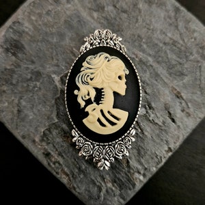 Skeleton cameo brooch, gothic brooch, day of the dead brooch, skeleton brooch, silver cameo brooch, skull brooch, unique gift ideas