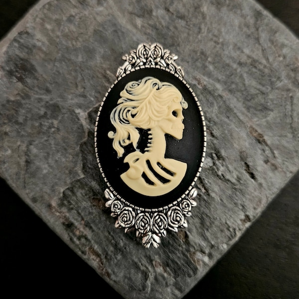 Skelet cameebroche, gotische broche, dag van de doden broche, skeletbroche, zilveren cameebroche, schedelbroche, unieke cadeau-ideeën