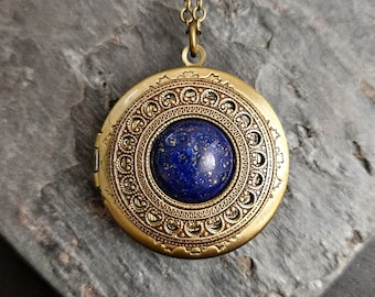 Lapislazuli Medaillon, Edelstein Medaillon, Lapis Schmuck, Bronze Medaillon, blaue Stein Medaillon, Lapis Halskette, Trauzeugin Geschenk, Muttertag Geschenk