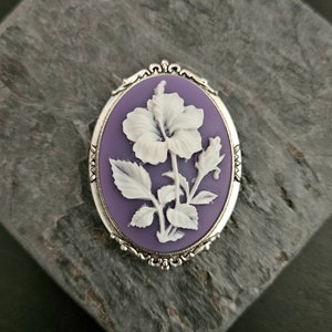 Hibiscus flower cameo brooch, purple flower cameo brooch, Hawaiian brooch, tropical, cameo jewelry, holiday gift ideas, gift ideas for mom