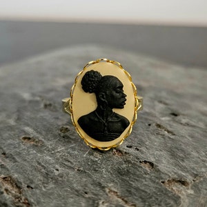 African cameo ring, antique gold ring, purple cameo ring, African jewelry, cameo jewelry, Kwanzaa gift, gift for mom, unique gift idea