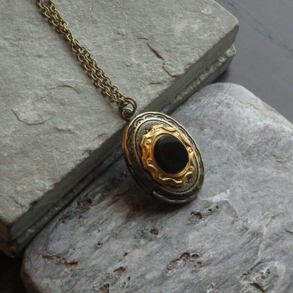 Art deco onyx locket, oval gemstone locket, locket necklace, black locket, art deco locket, onyx necklace, holiday gift ideas