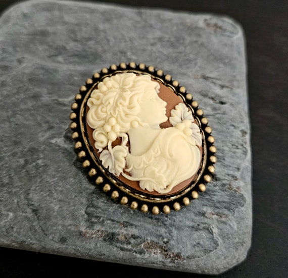 Brown Cameo Brooch Antique Brass Brooch Victorian Brooch