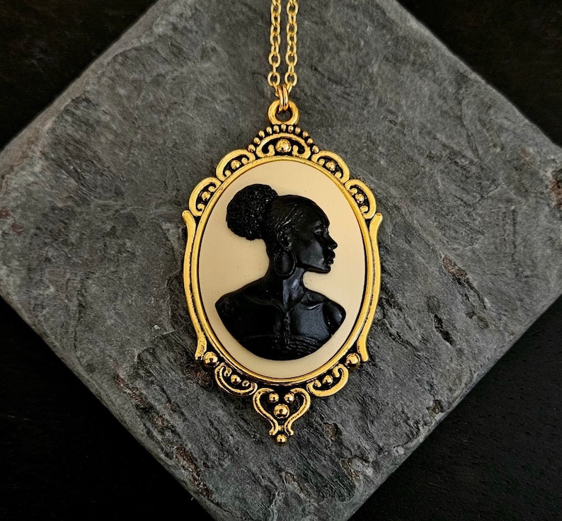 African cameo necklace, black cameo necklace, long necklace, African American necklace, cameo jewelry, Kwanzaa gift, holiday gift ideas imagem 1