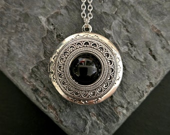 Onyx locket, gemstone locket, onyx jewelry, black locket, silver locket, art deco locket, long necklace, gift ideas for her, unique gift